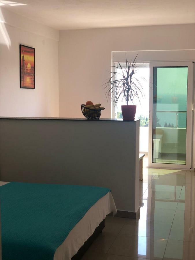 Apartmani Dini Ulcinj Luaran gambar