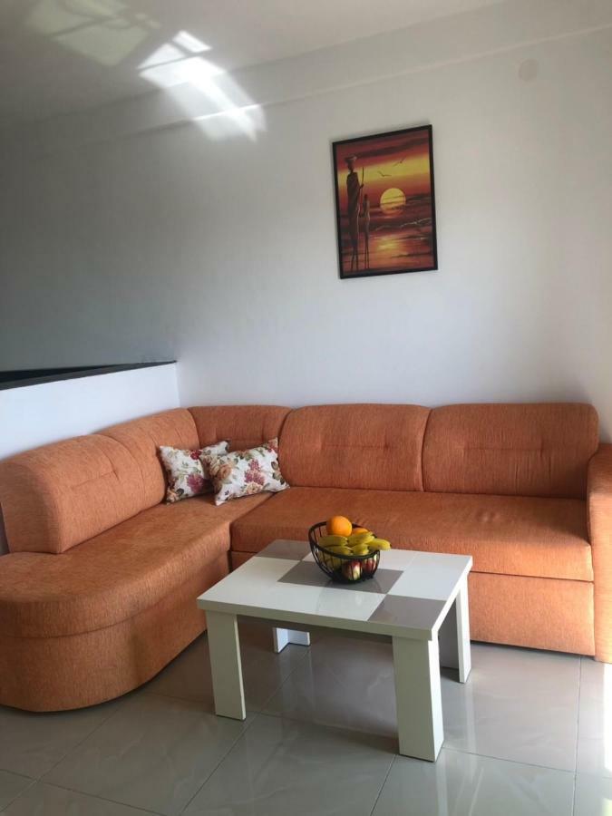 Apartmani Dini Ulcinj Luaran gambar