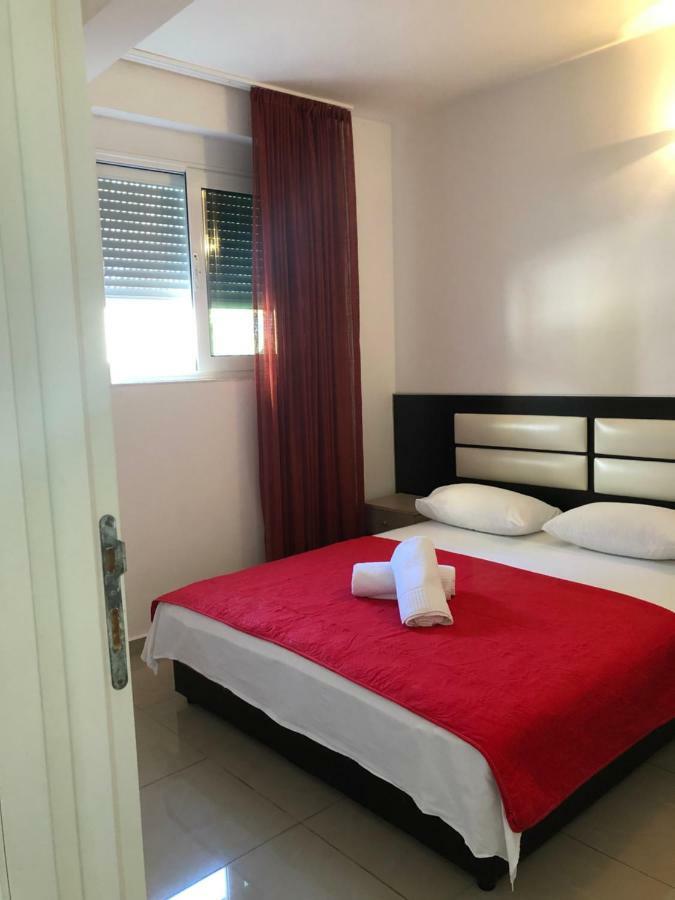 Apartmani Dini Ulcinj Luaran gambar