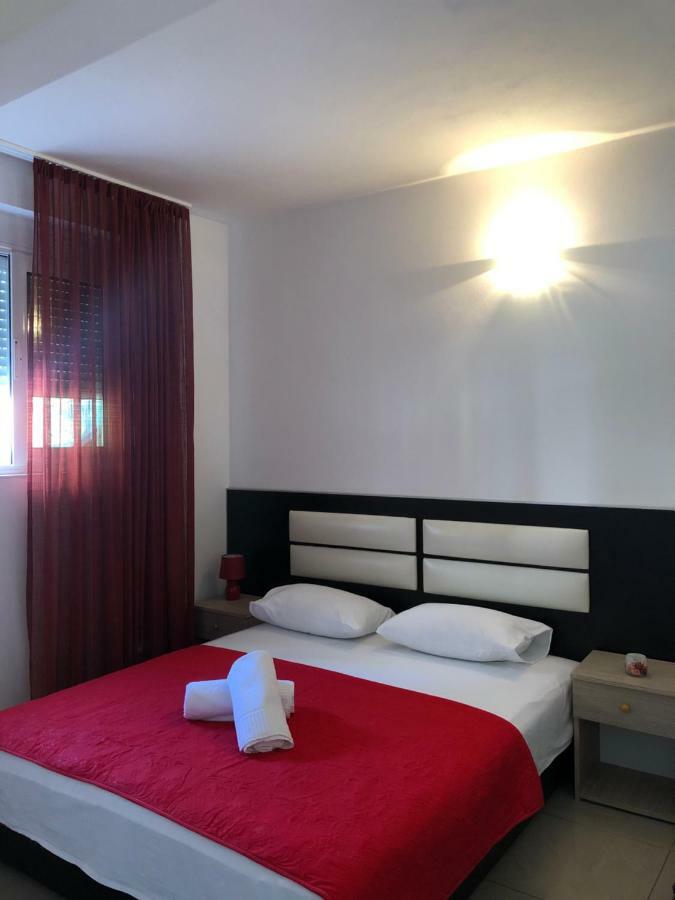 Apartmani Dini Ulcinj Luaran gambar